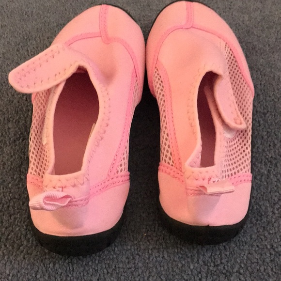 NWOT Water Shoes (7-8) - Picture 3 of 5